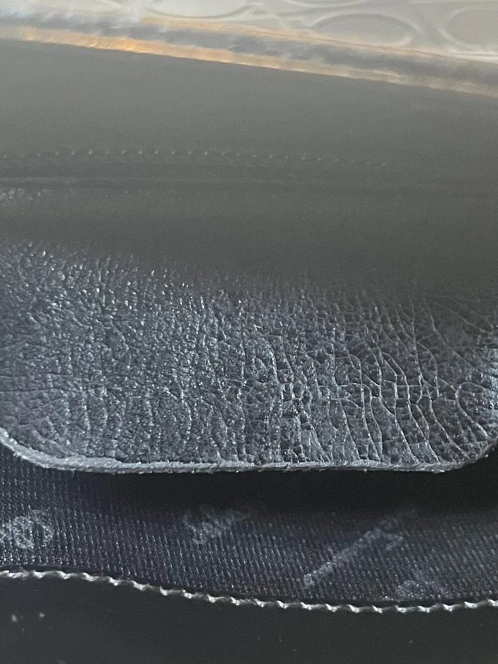 Ferragamo Gancini Embossed Black Leather Shoulder Bag AU-21 1796 - Picture 14 of 16